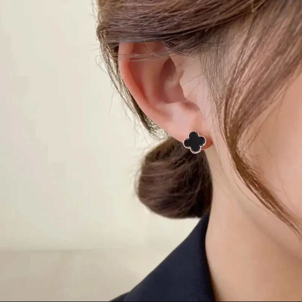 Fortune Clover Earrings | Black